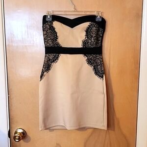 Cut Short beige dress with black lace size 3